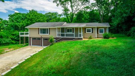 6582 Fairview Road