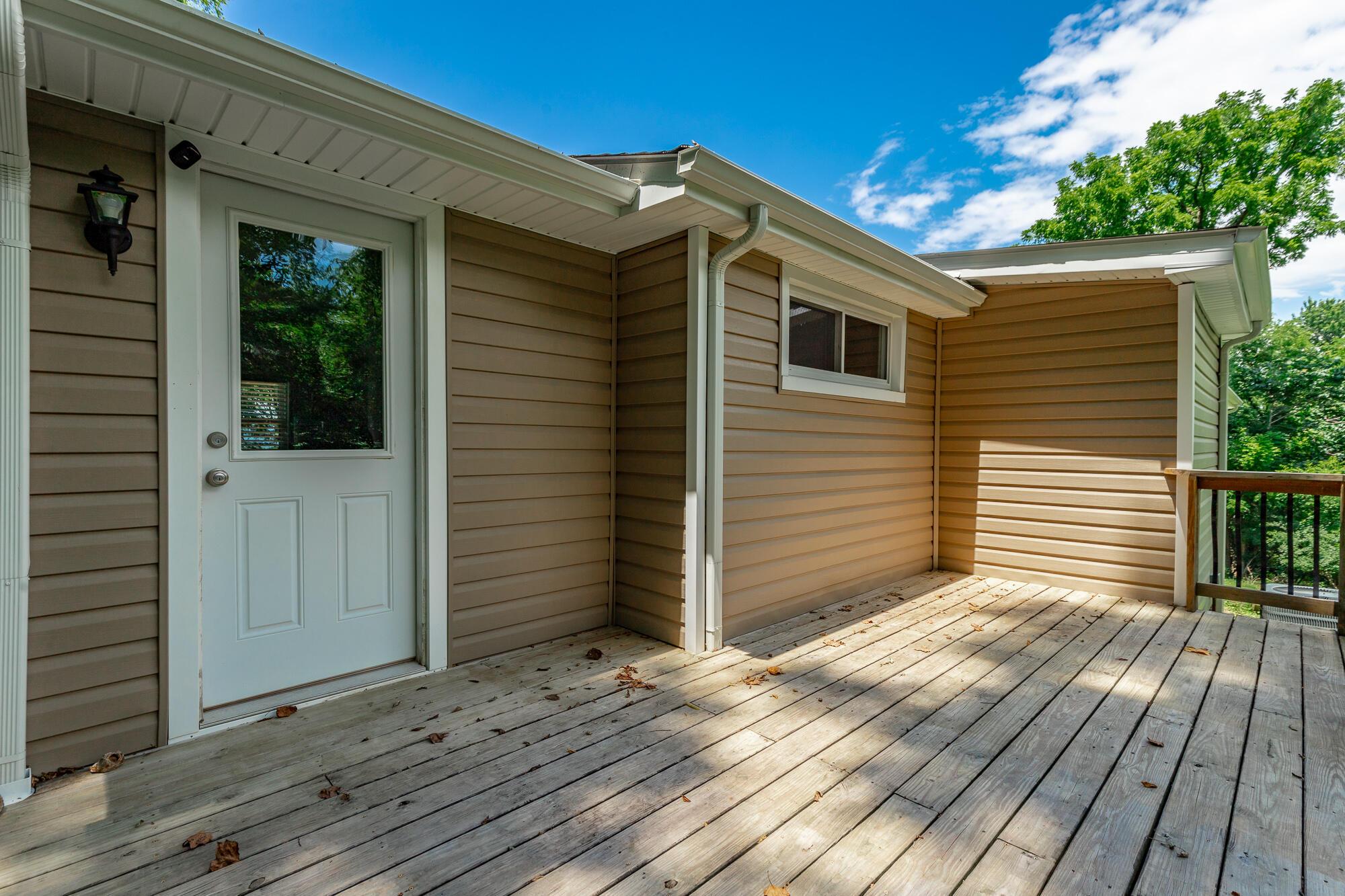 Image 4: Back Deck
