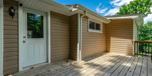 Image 4: Back Deck