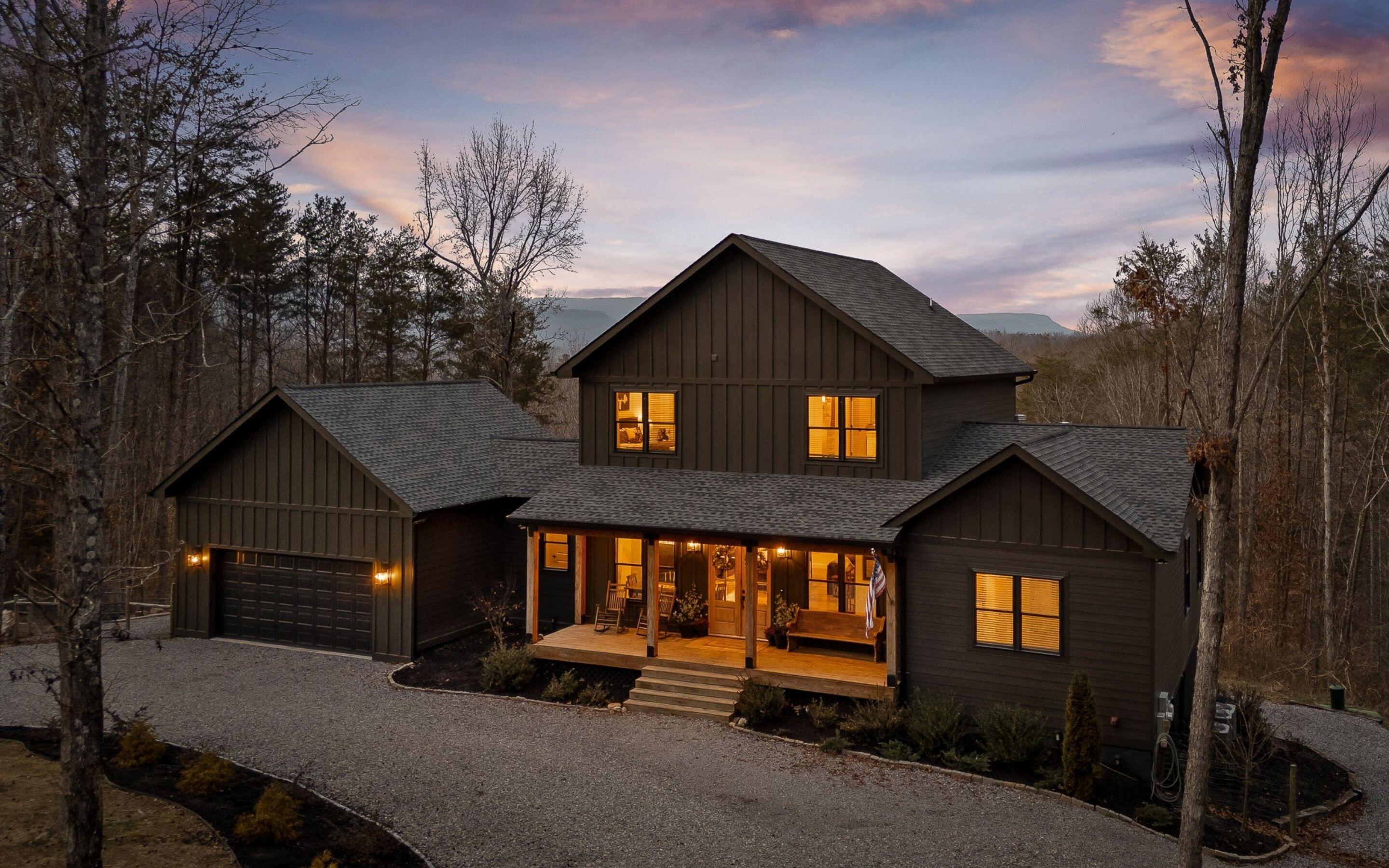 Image 3: Inviting Curb Appeal