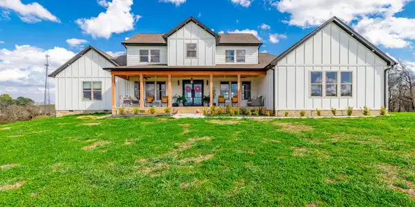 686 Bell Road