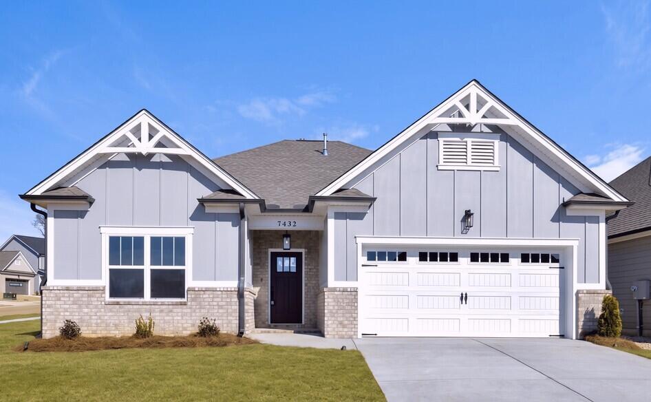 Image 1: Stock Photo Home under construction