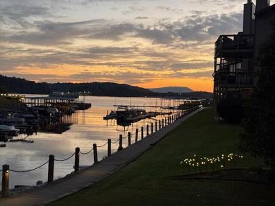 4274 Lakeshore Lane
