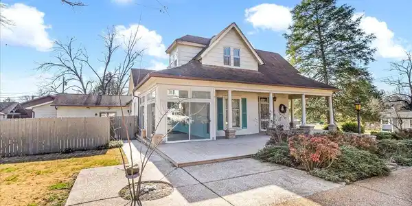 517 Laurel Avenue