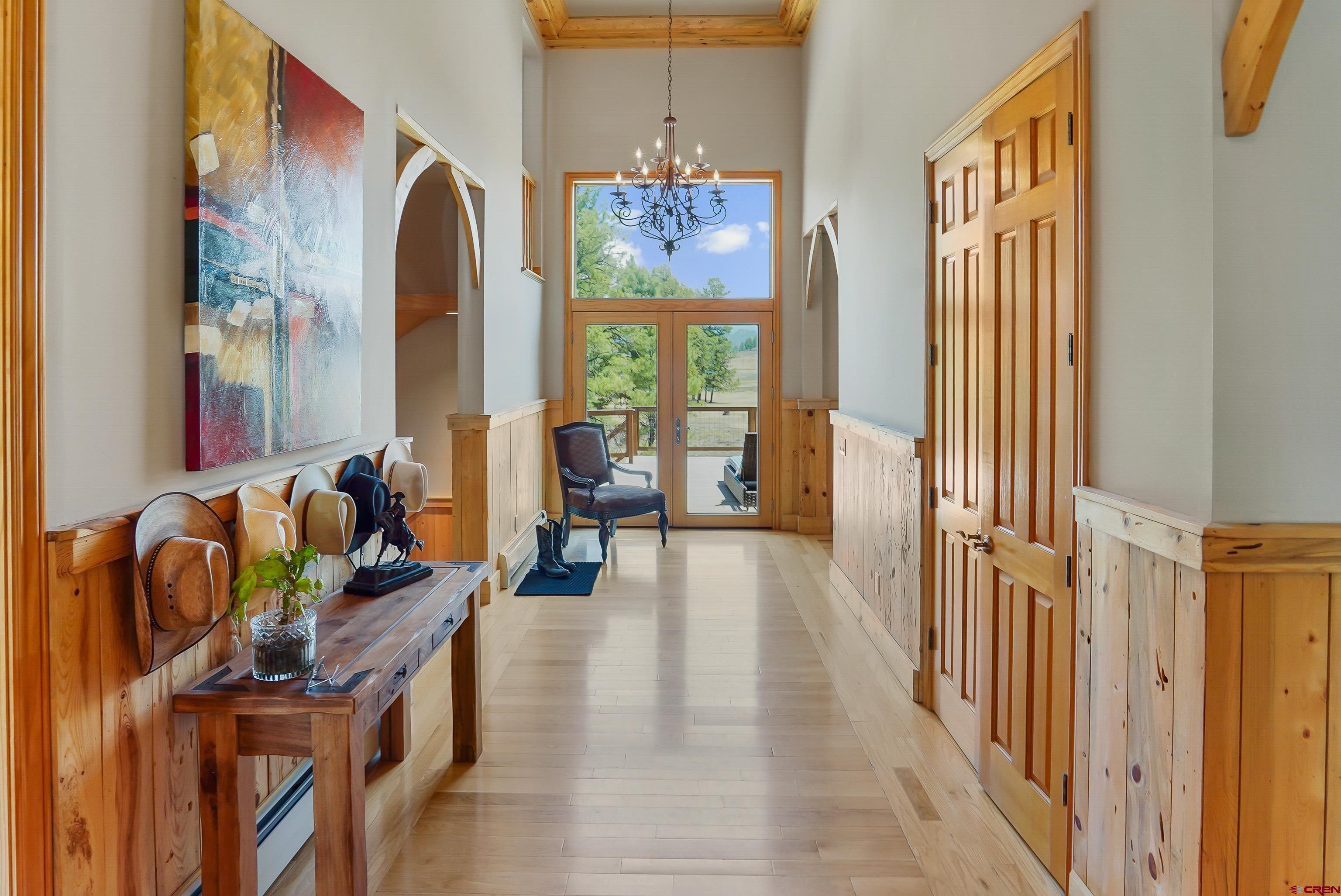 Image 4: Foyer