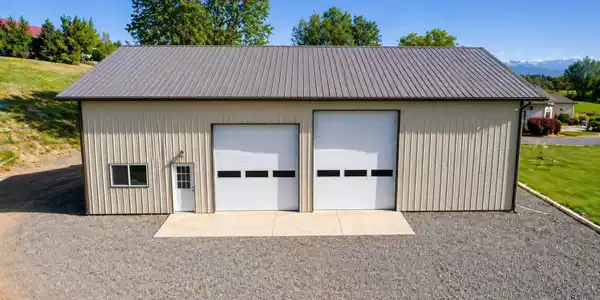 Image 4: Back of Shop