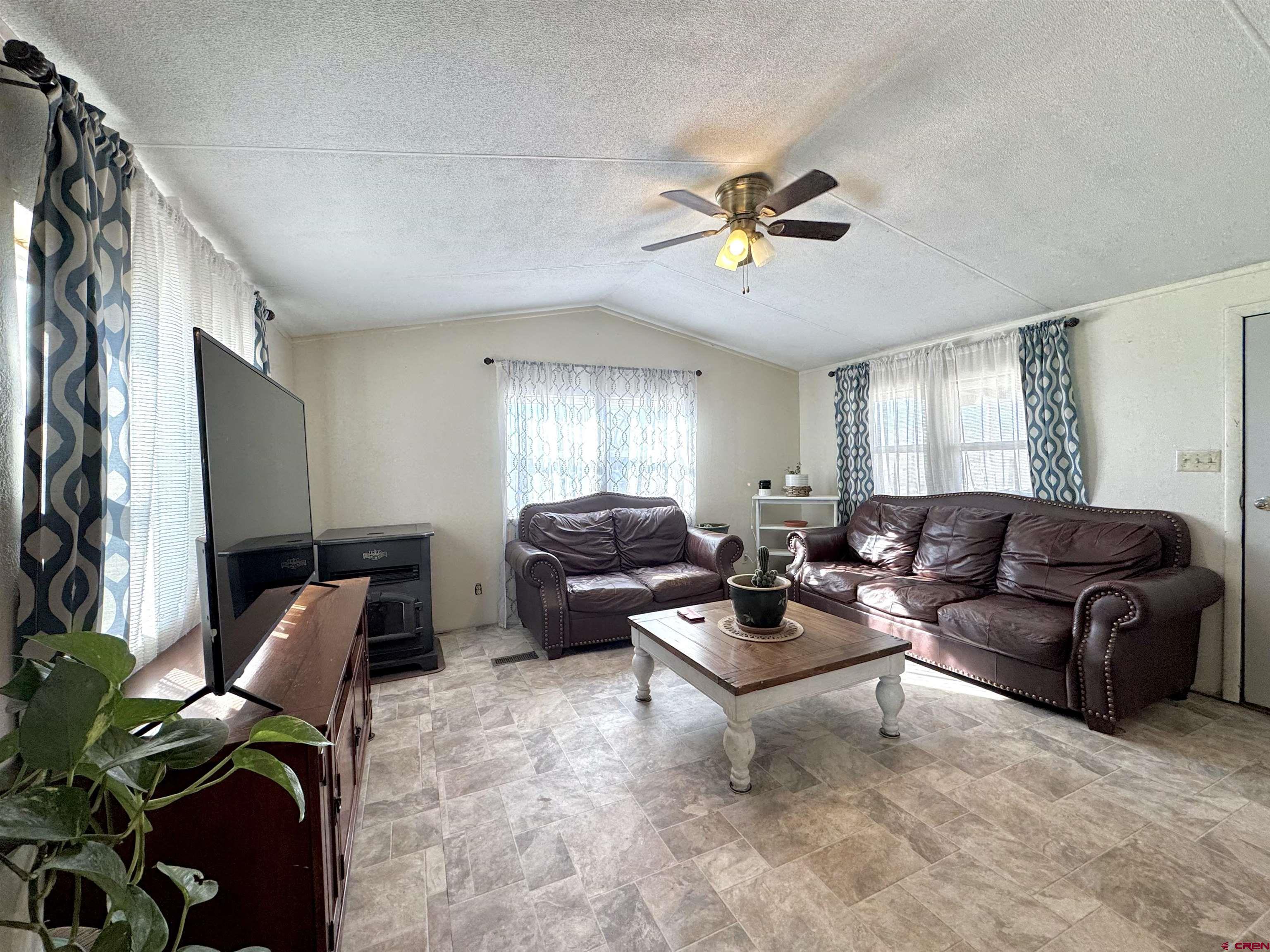 Image 2: Living Room