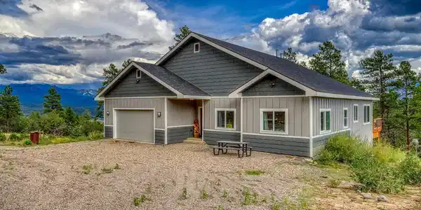 1140 Lodgepole Drive