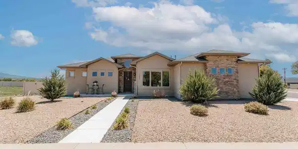 2802 Benchmark Lane