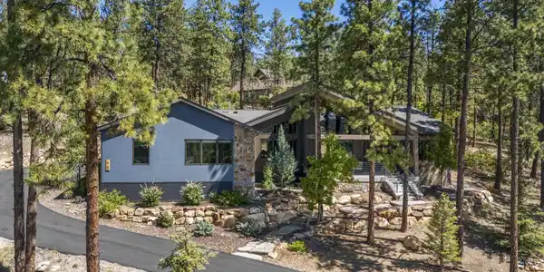 95 Boulder View Drive