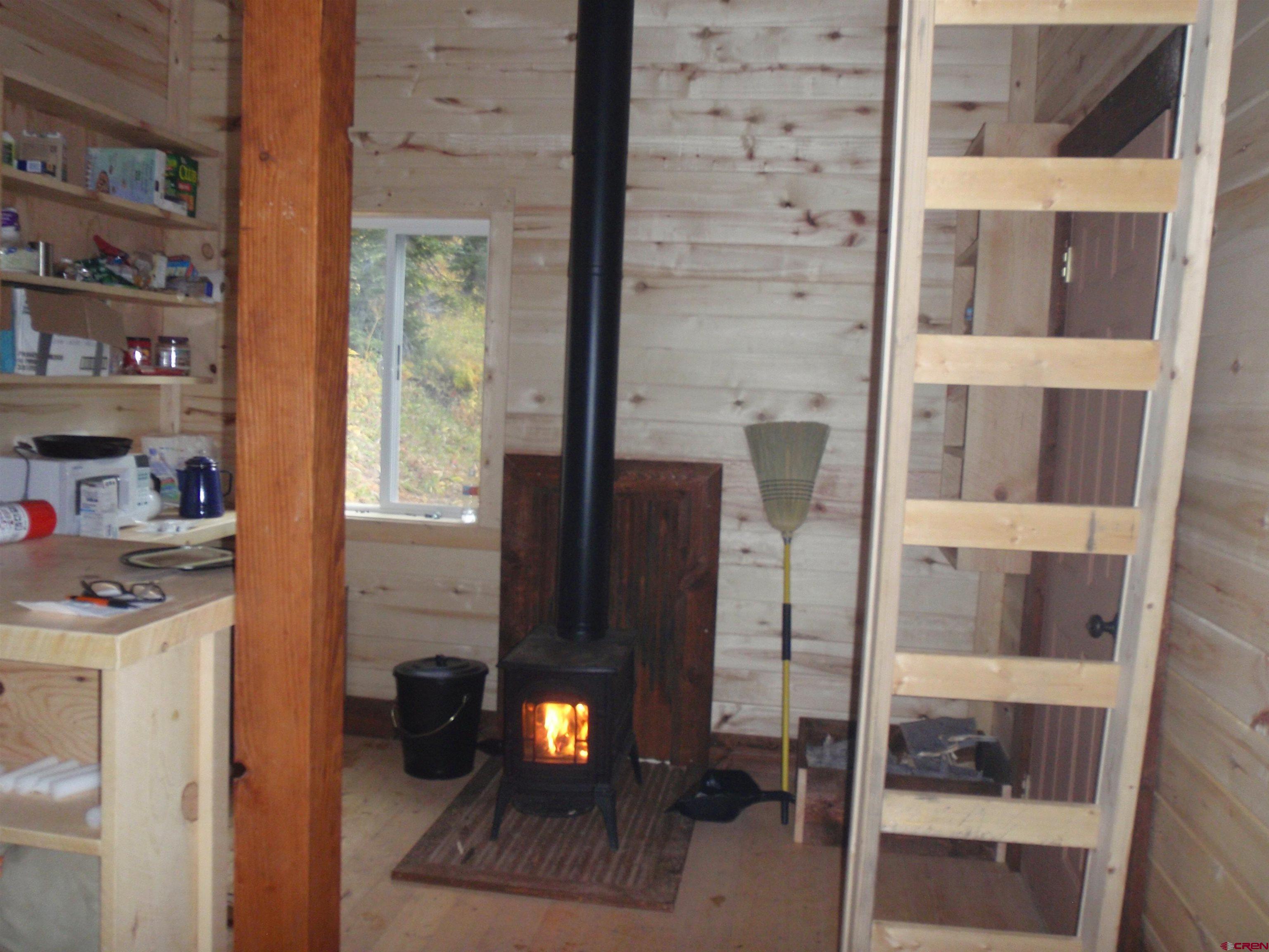 Image 3: Living area