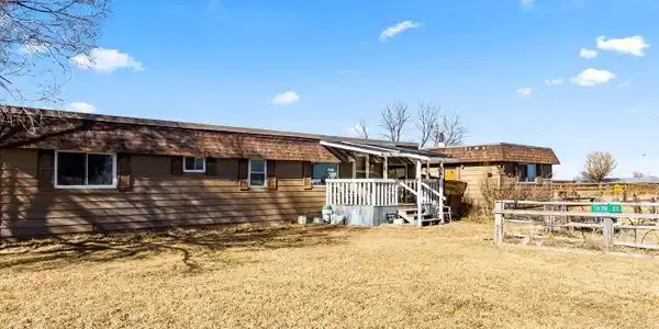 1815 S county rd 6 E