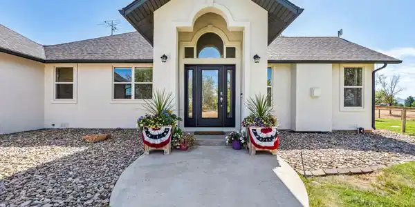Image 3: Front Entry of Home