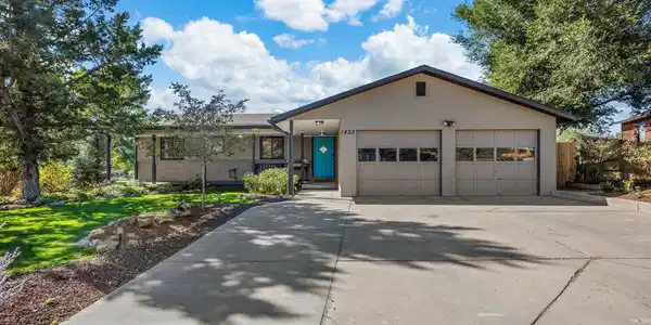 1433 Jay's Avenue