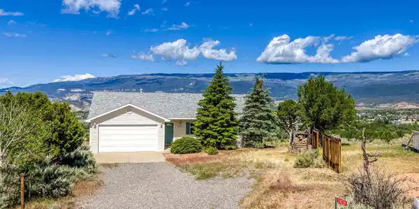 24239 Valley View Circle