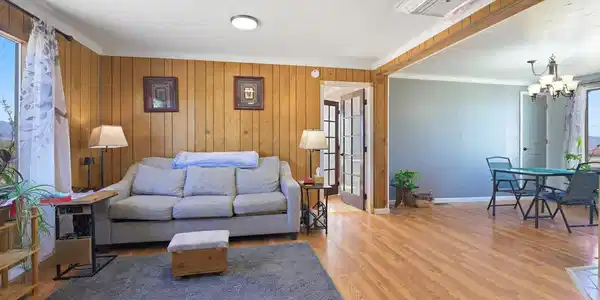 Image 3: Living Room