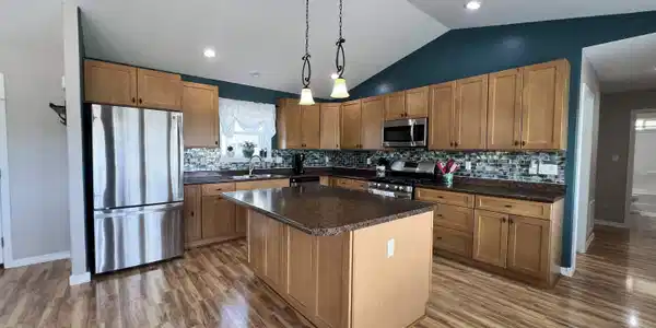 Image 3: kitchen