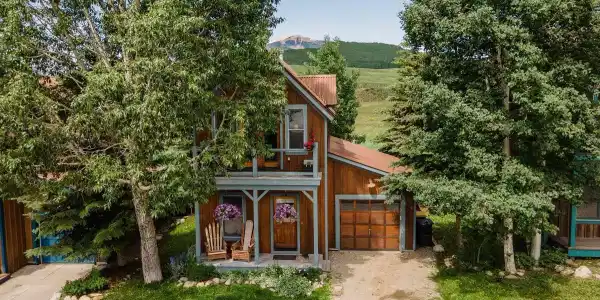 204 Horseshoe Drive