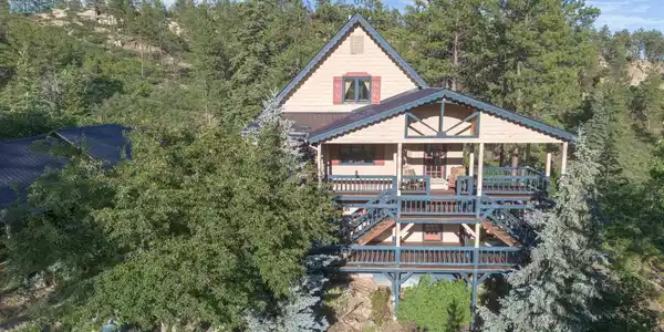 1120 Silver Mesa Driveway