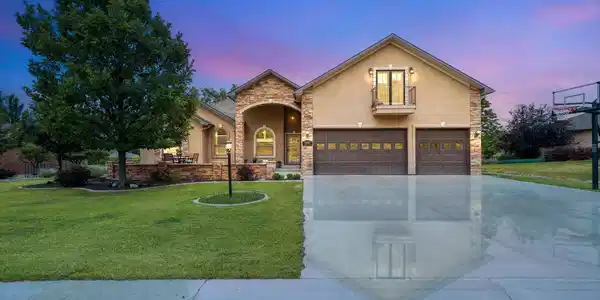 1490 SE Fairway Drive