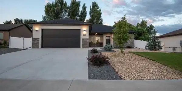 1806 Galaxy Drive
