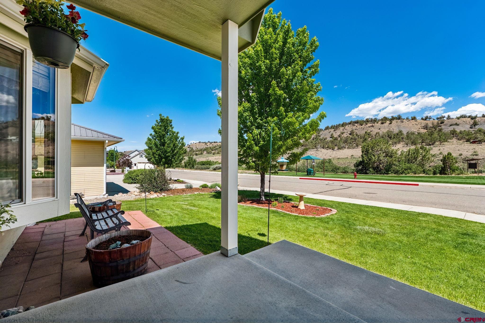 Image 3: Covered Front Porch