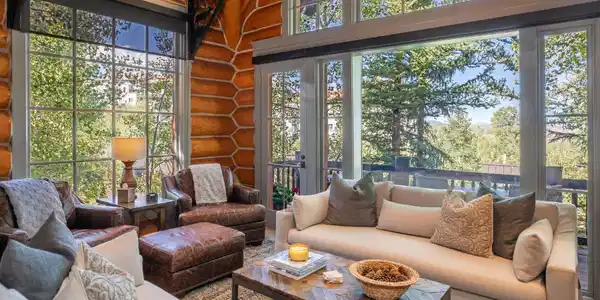 Image 2: Living Room