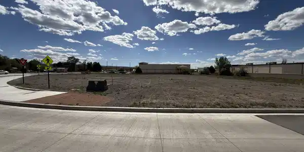 1595 E Oak Grove Road