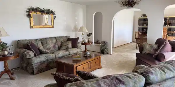 Image 3: Living Room