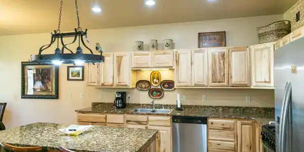 Image 3: Kitchen