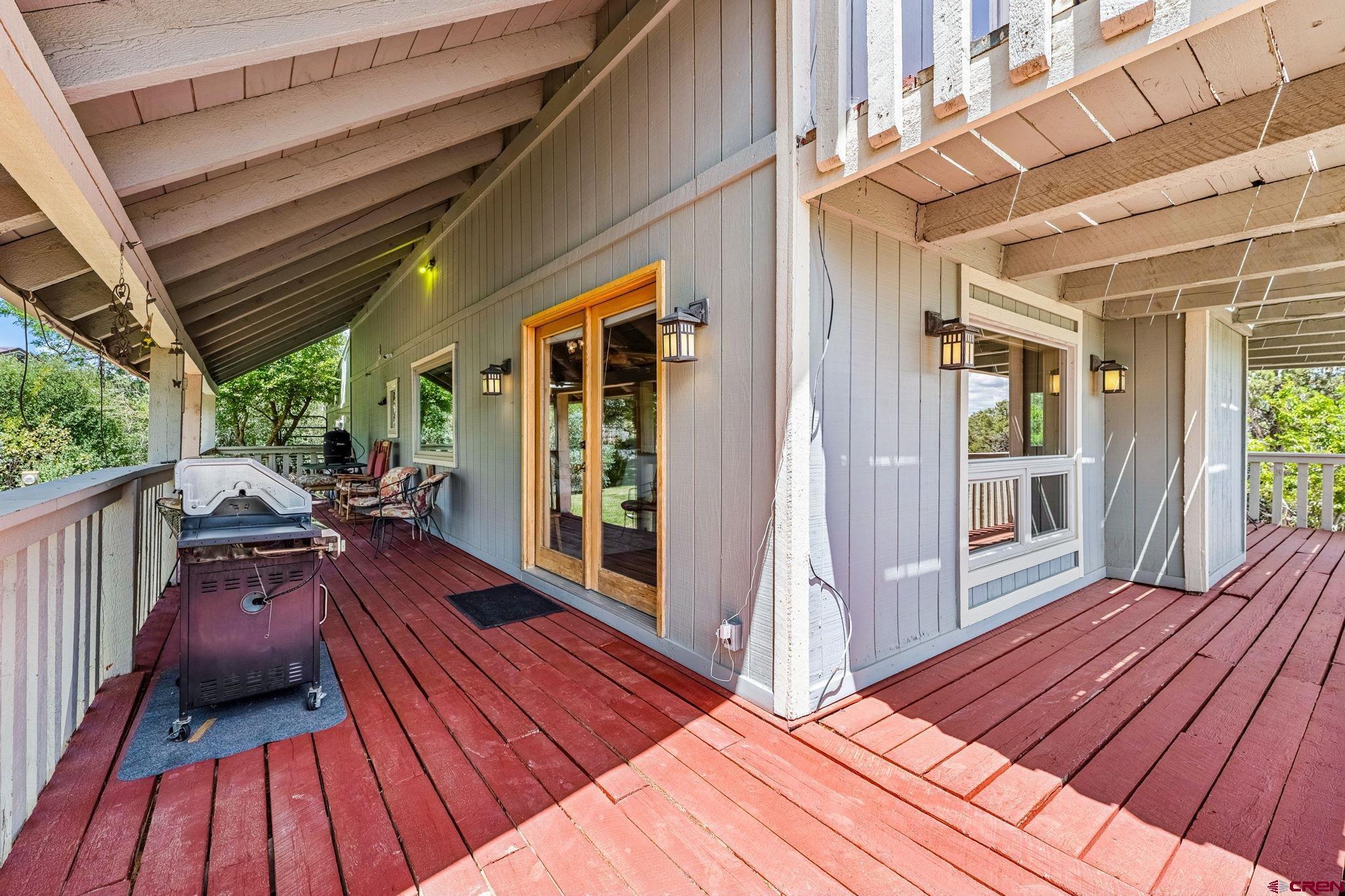 Image 3: Covered Deck