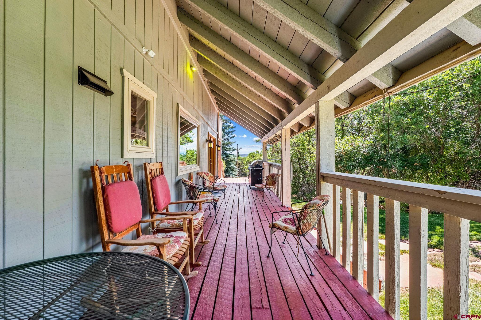 Image 4: Covered Deck