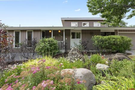 614 Clovis