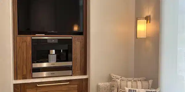 Image 4: Breakfast Bar