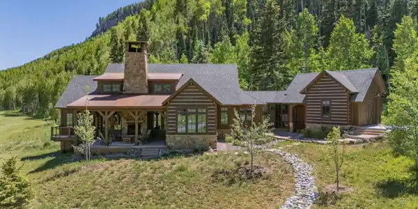 27 Meadow Circle