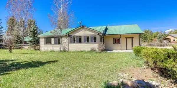 1142 Lake Forest Circle