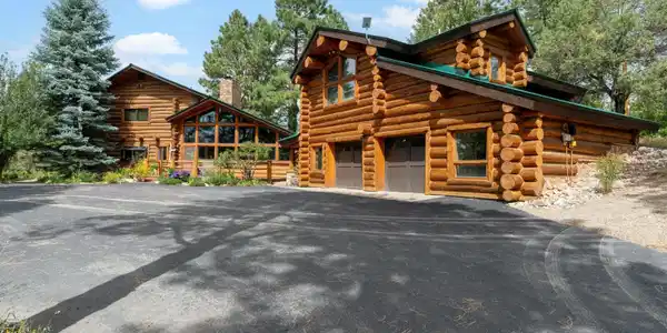 Image 3: Large Driveway
