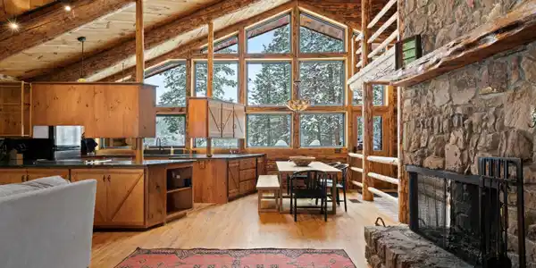 Image 4: Main Living Area