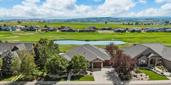1016 Black Canyon Way