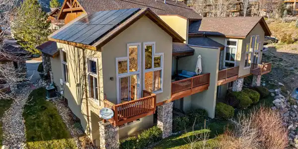 116 River Oaks Court