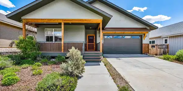 75 Prospector Avenue