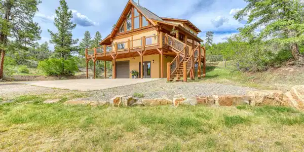 1083 Deer Trail