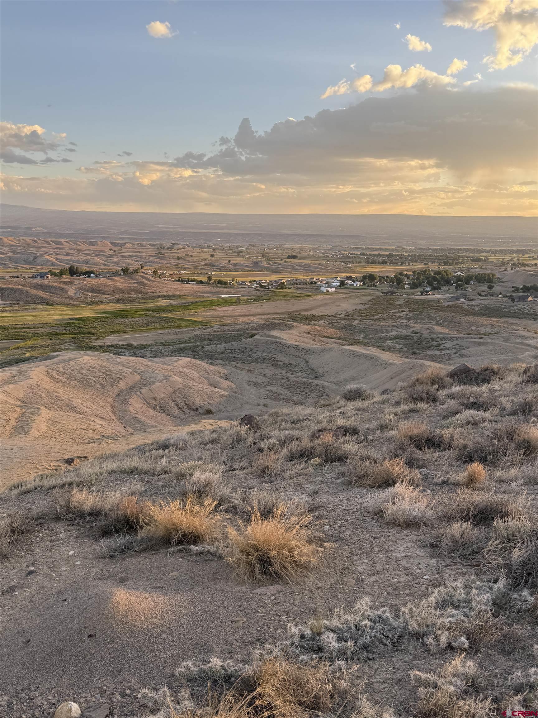 Image 2: Adobes and pastures with awesome views.