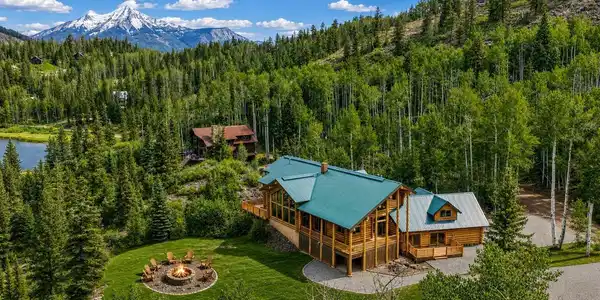 580 Lake Purgatory Drive