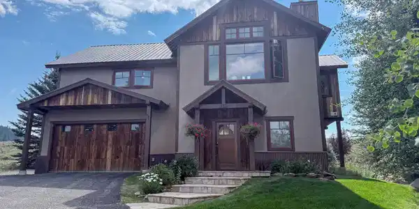 319 Larkspur Loop