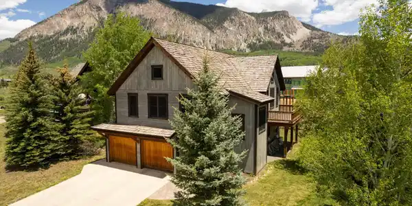 111 Alpine Court