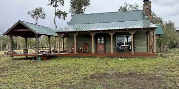58985 Encampment Trail