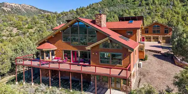 1022 Heritage Road