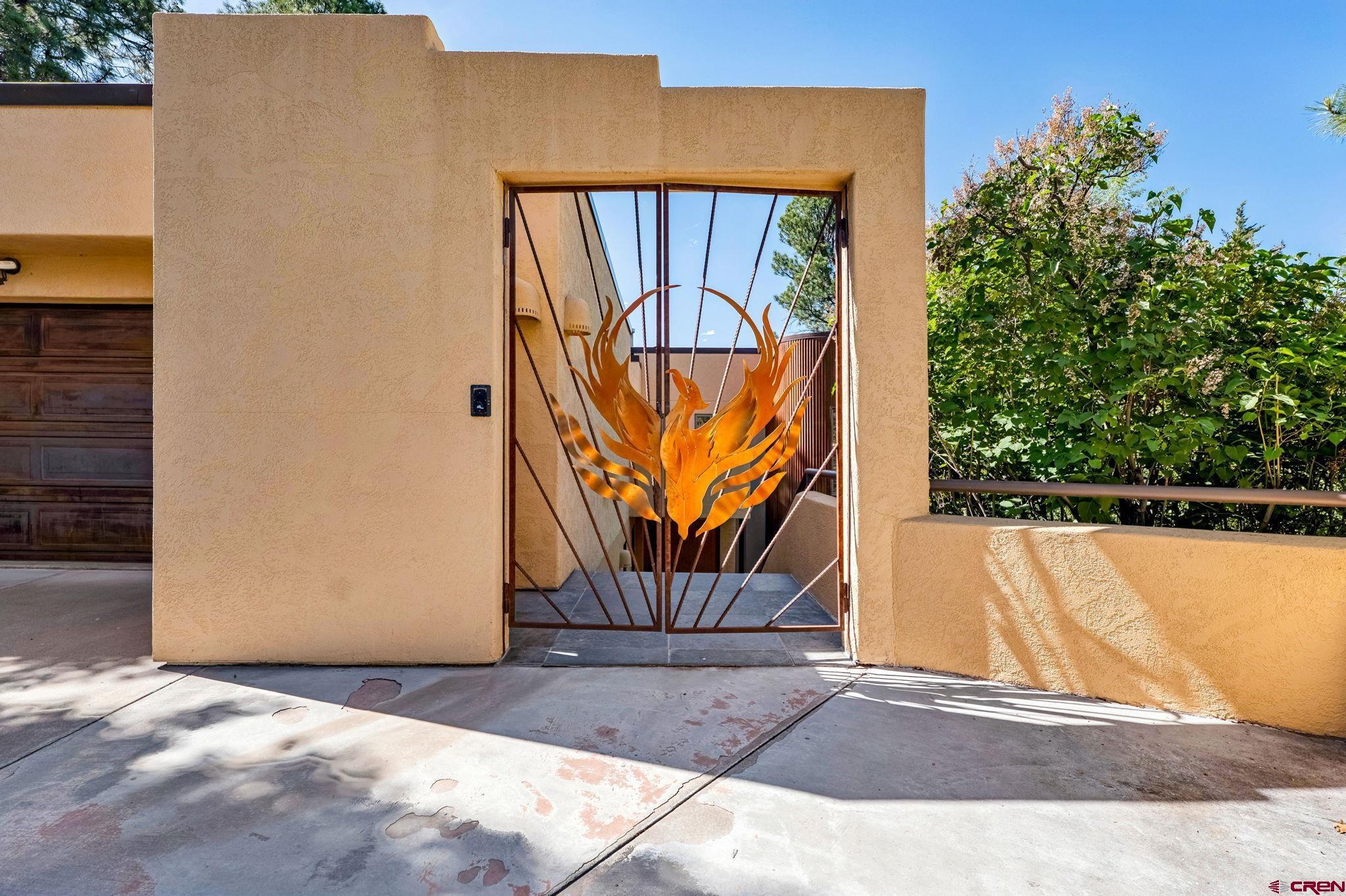 Image 3: Phoenix gate
