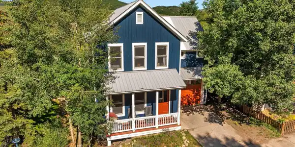 208 Horseshoe Drive